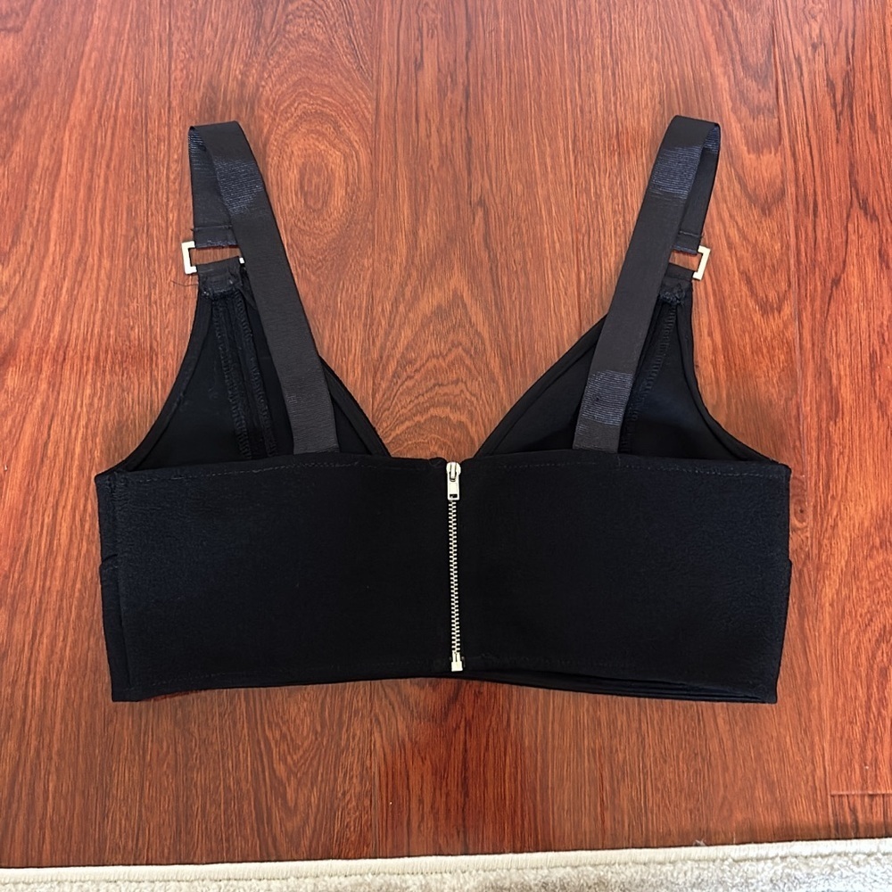 Topshop Black Crop Top with Metal Detail Size 8 - Picture 6 of 7